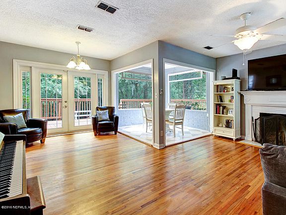 5th image of 1584 Geraldine Dr