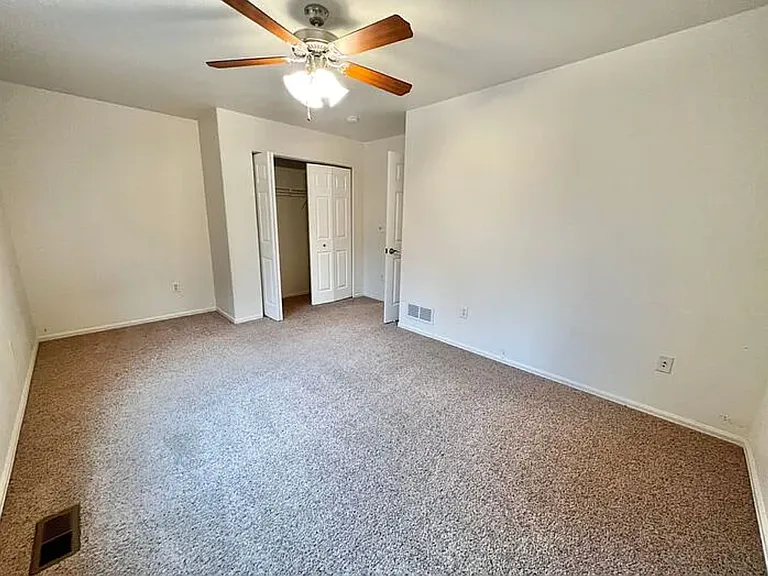 Third bedroom (upstairs)