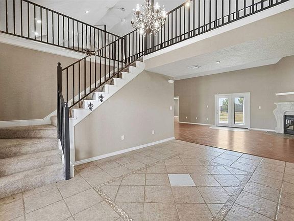 3rd image of 6935 NE Watts Rd