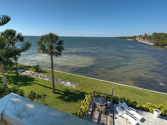 3rd image of 337 N Shore Dr