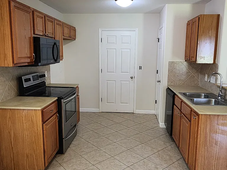 7508 Bar K Ranch Rd — Photo 5