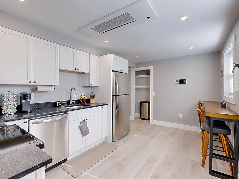44 Hall St #0 — Photo 8