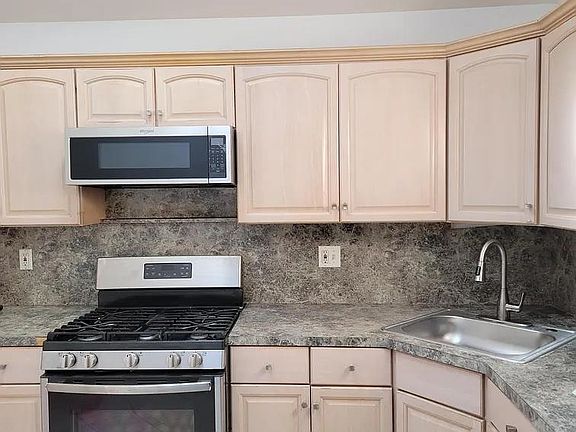 5th image of 19 Cliff St #2
