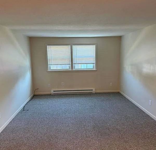2 Grand Ave — Photo 9
