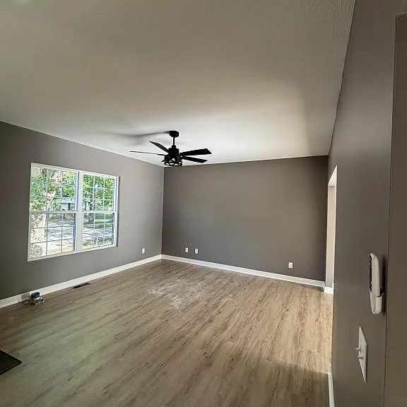 805 Thieme St — Photo 3