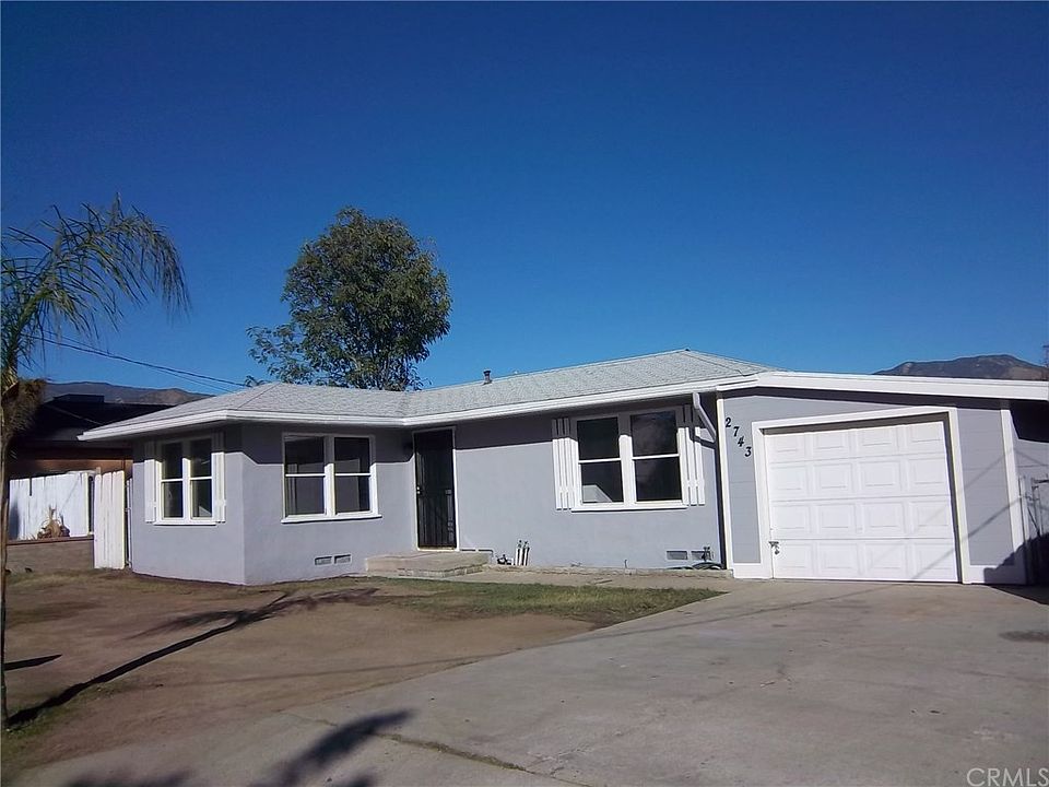 1st image of 2743 N Fairfax Dr