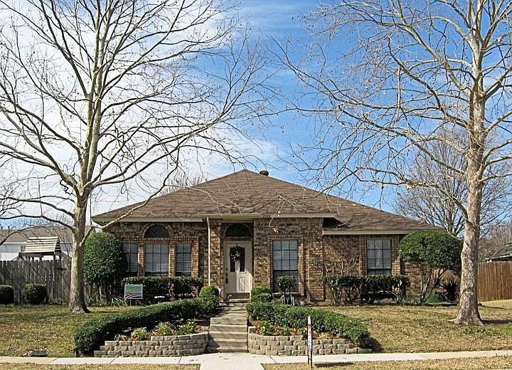 1st image of 2084 Vista Dr