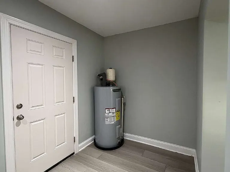 721 Hooker Rd — Photo 26