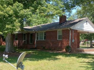 1107 E Lee Rd, Taylors, SC 29687