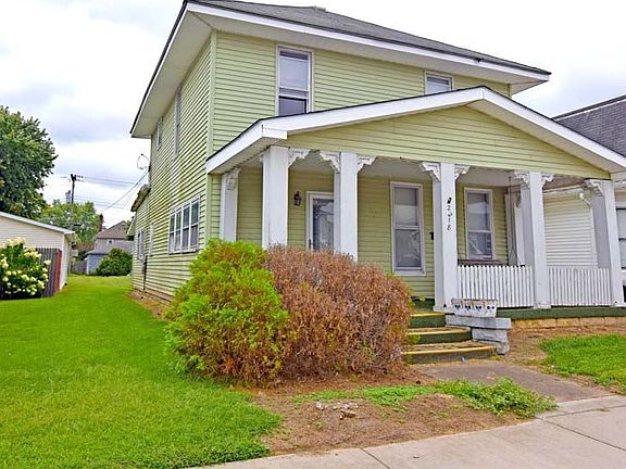 3rd image of 2218 N Grand Ave