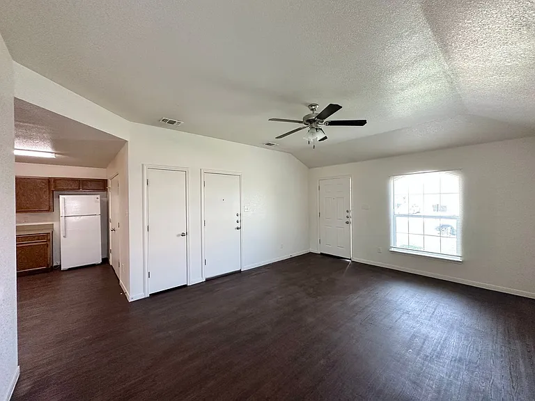 3811A John Chisholm Loop — Photo 6