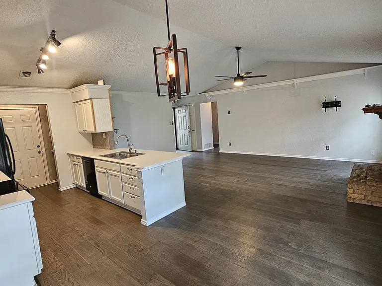 416 Thorn Wood Dr — Photo 8