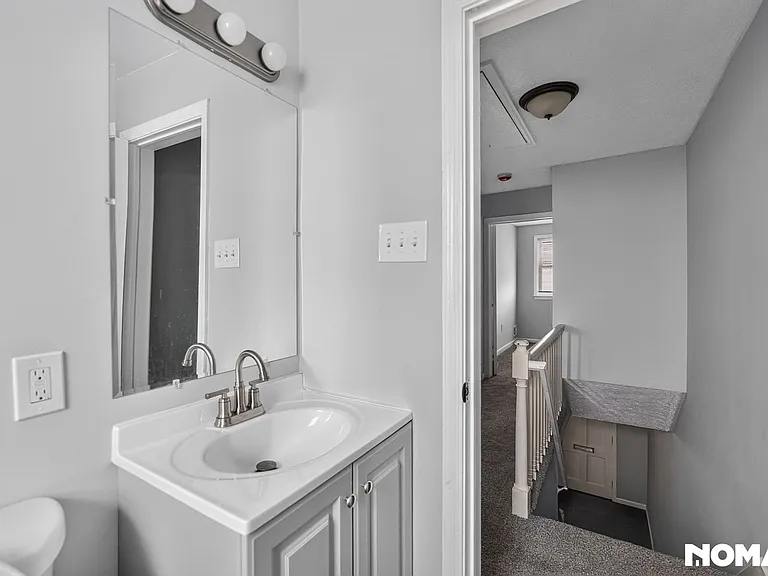 2229 Redthorn Rd — Photo 24