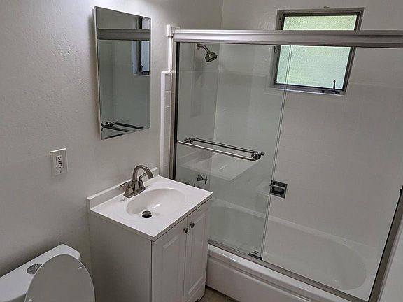 4th image of 1272 Mills St APT 4