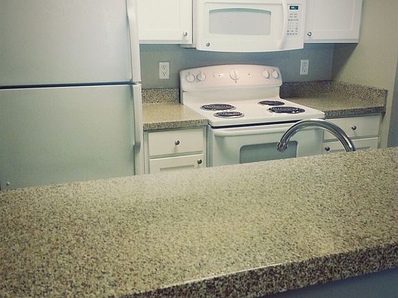 4th image of 811 NE Green Oaks Blvd #682756