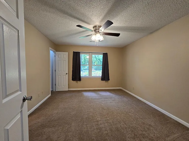 1520 Crowndale Dr — Photo 13