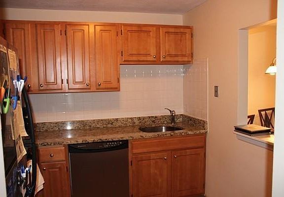 2nd image of 32 Whites Ave #D64