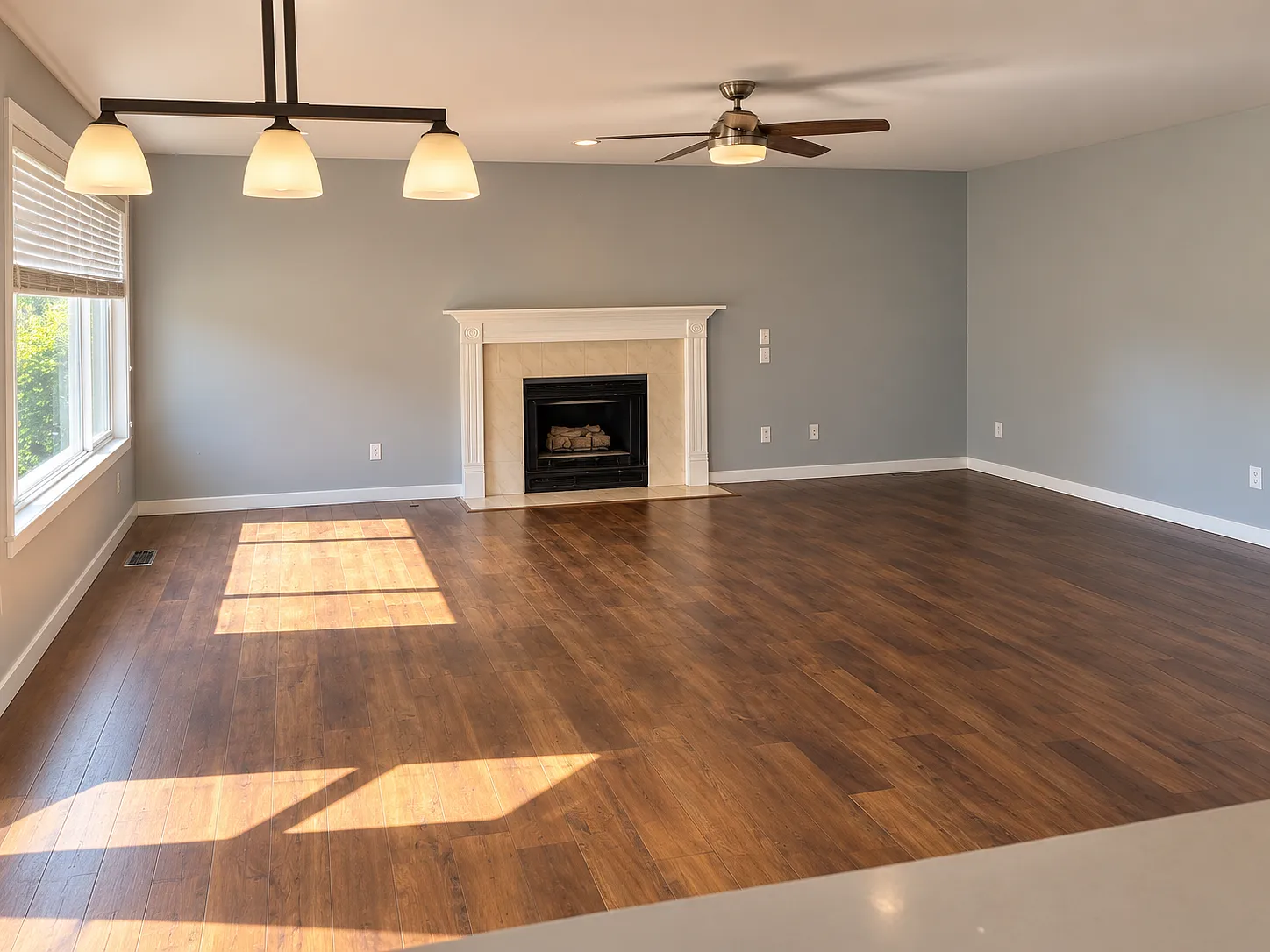 4 bed, 2.5 bath, 2440 sqft, $3,500 — Photo 2