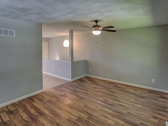 3rd image of 4221 Marigold Dr