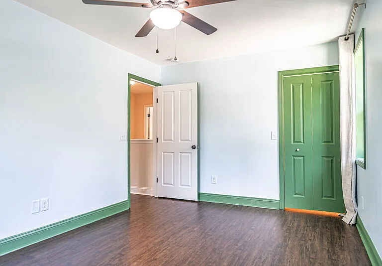 555 N Saylor St — Photo 26