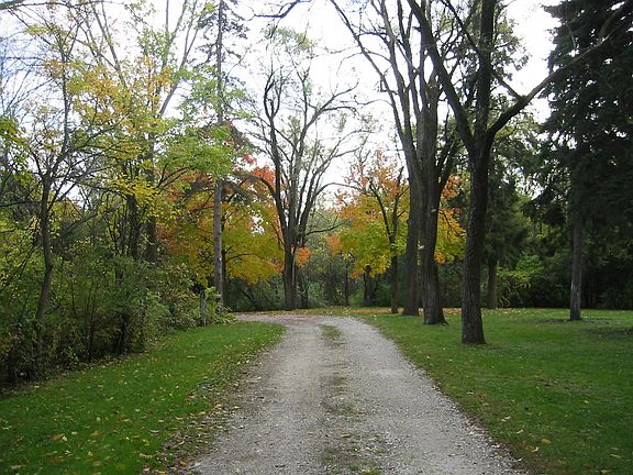2nd image of 1047 Plank Rd