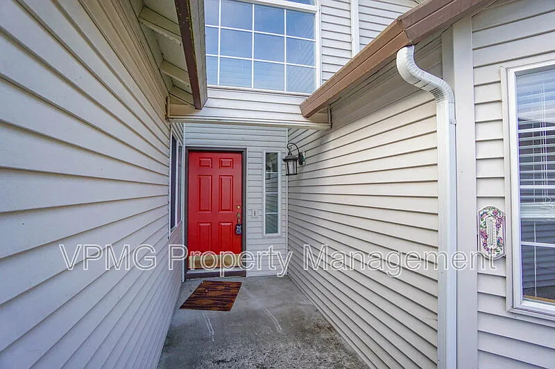 3 bed, 2.0 bath, 1678 sqft, $2,495 — Photo 3