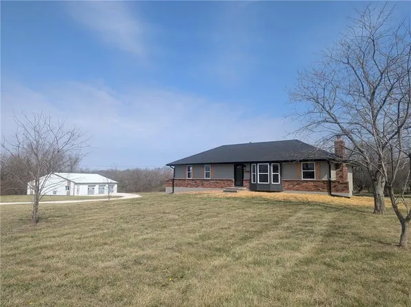20606 E 220th St, Harrisonville, MO 64701