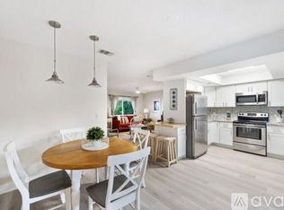 406 Dover Cir, Tequesta, FL 33469