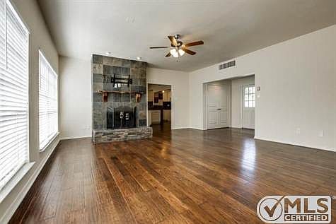 5th image of 4401 Bellaire Dr S APT 125