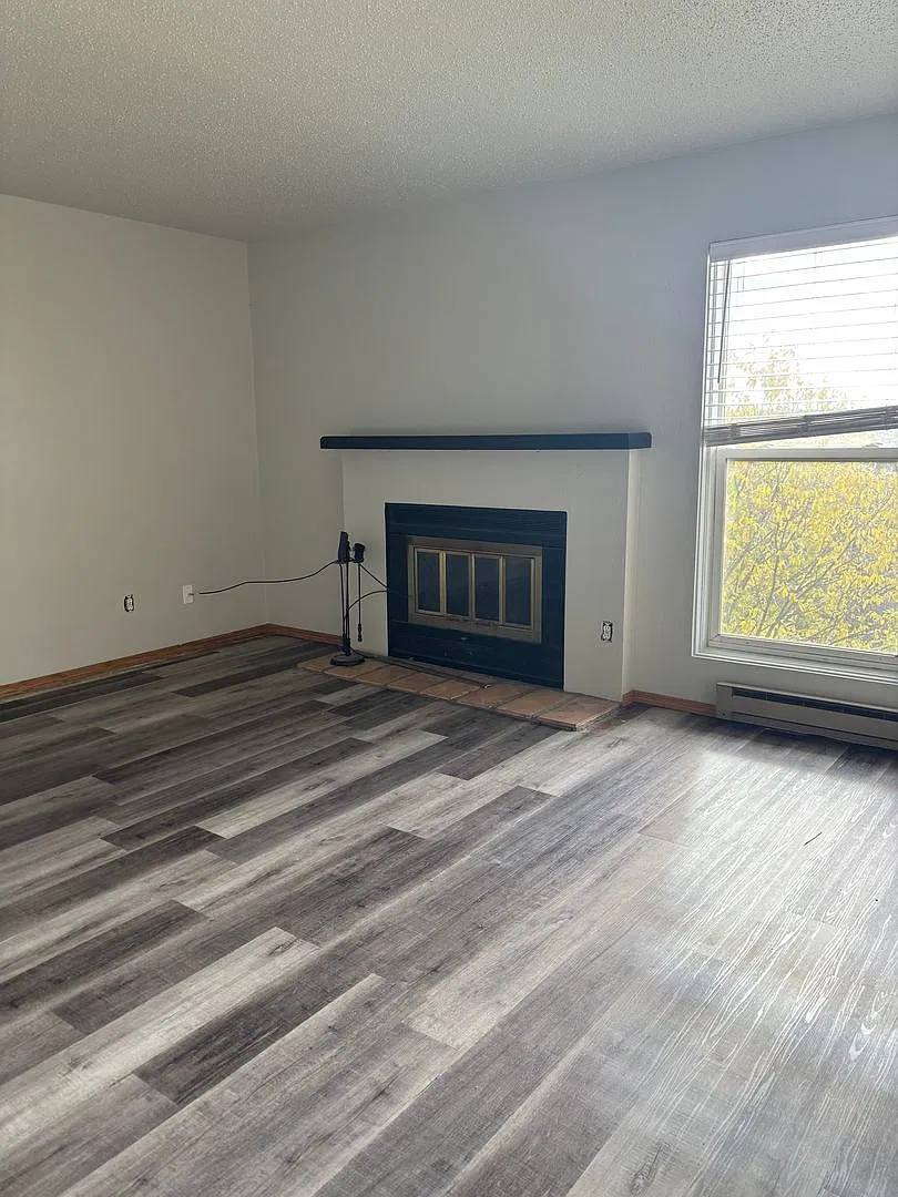 2 Bedroom Apartment — Photo 2