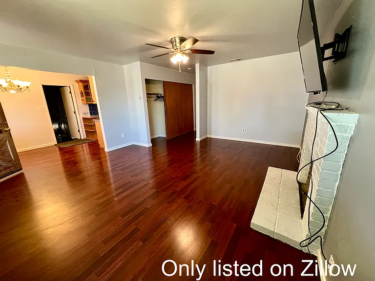 2318 Thompson Way — Photo 8