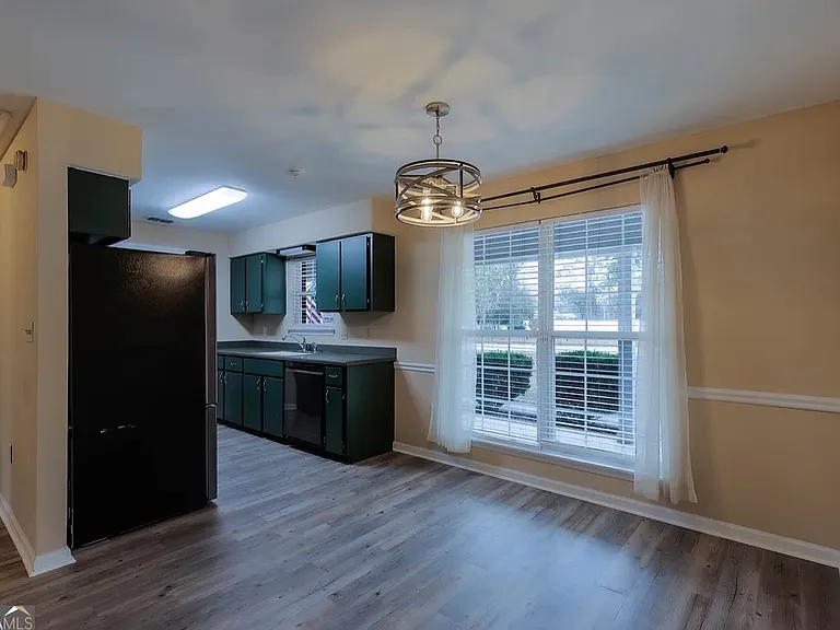 8 Cameron Ct W — Photo 15
