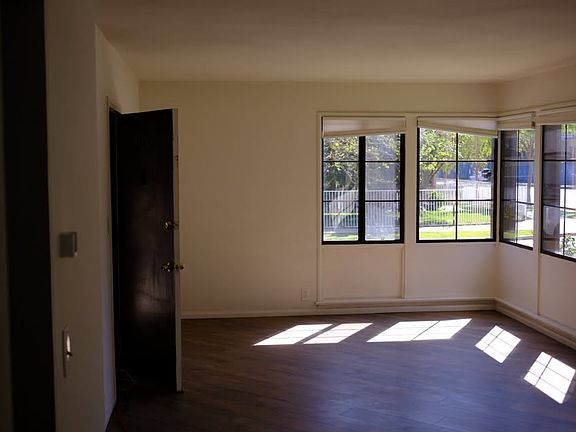 4th image of 11691 Weddington St #11691