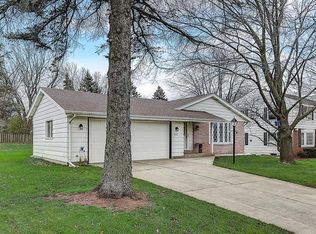 1657 Spruce St, Grafton, WI 53024