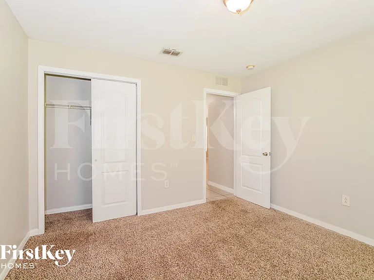 2657 Bentley Dr — Photo 11