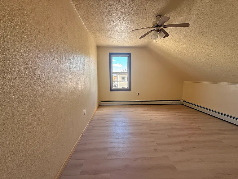 40 Webb St #3 — Photo 9