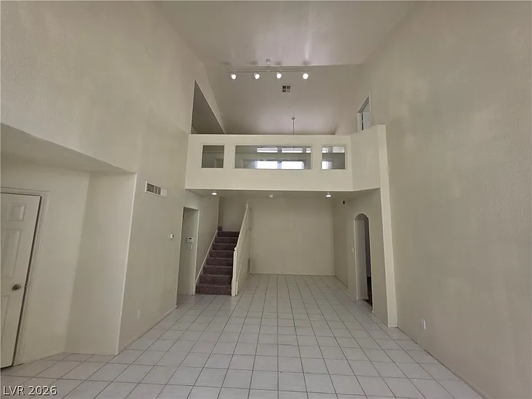8008 Dover Shores Ave — Photo 46