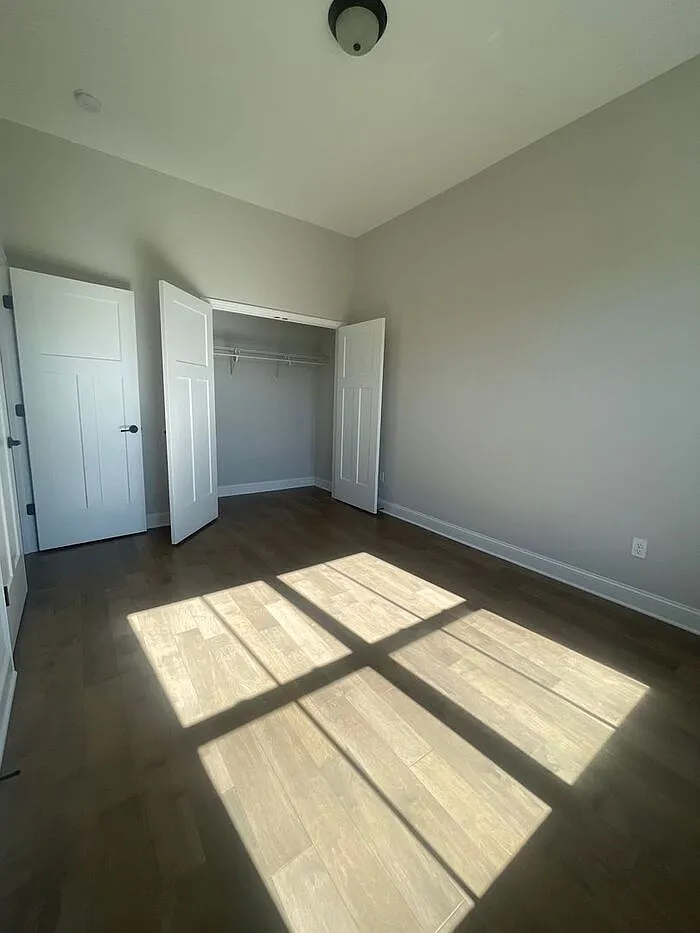 4 bed, 3.0 bath, 2491 sqft, $3,000 — Photo 3