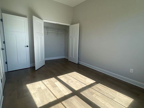 3rd image of 3262 Denver Ln