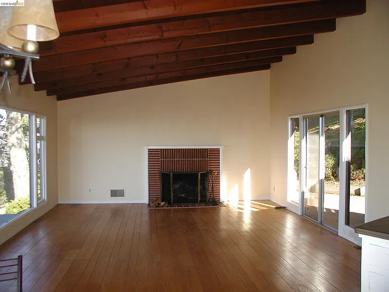 6100 Skyline Blvd — Photo 17