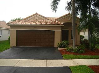 4041 Pine Ridge Ln, Weston, FL 33331