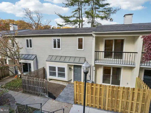 285 W Chelsea Cir, Newtown Square, PA 19073