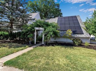 880 Thomas Fox Dr W, North Tonawanda, NY
