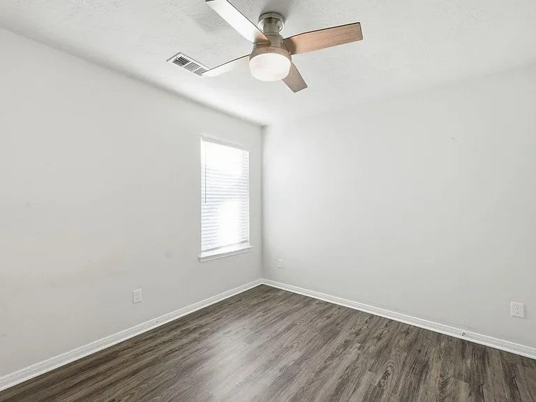 11962 Sunshine Park Dr N — Photo 23