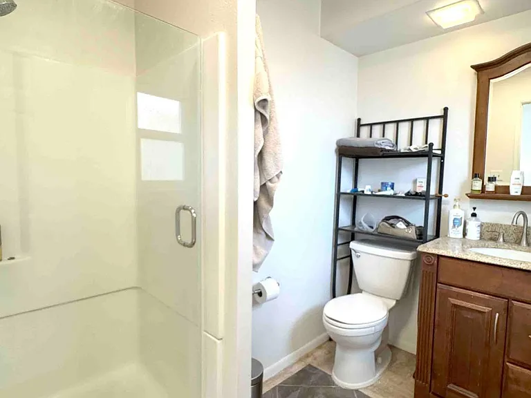 406 Crestview Dr — Photo 11