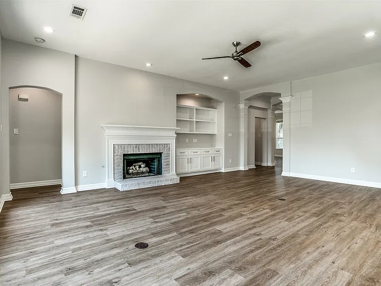 1270 Lakeway Dr — Photo 9