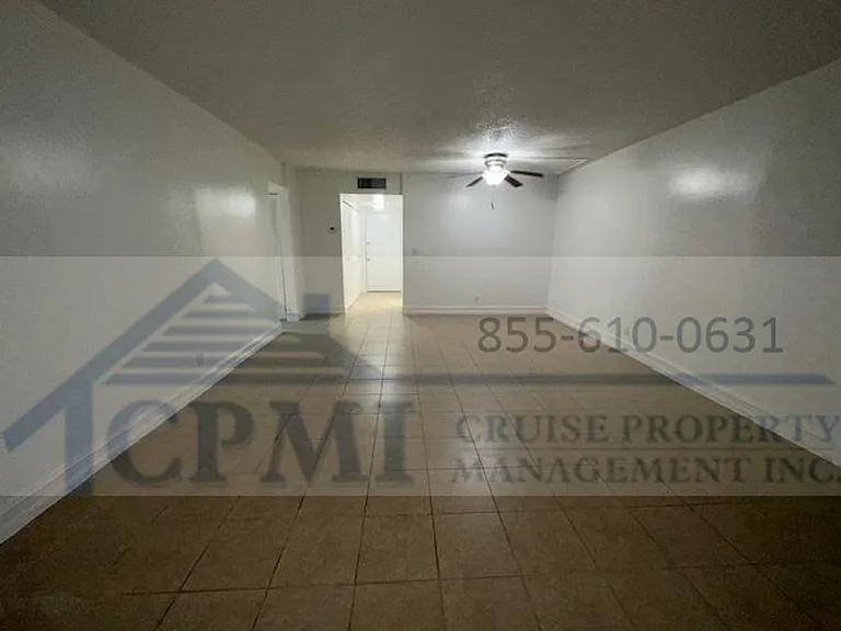 2930 Forest Hills Blvd — Photo 20