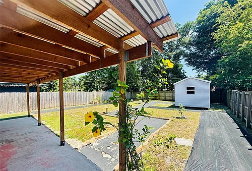 2318 Dewey St Photo 1