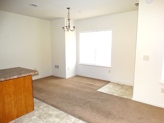 Entrance & Dining Area