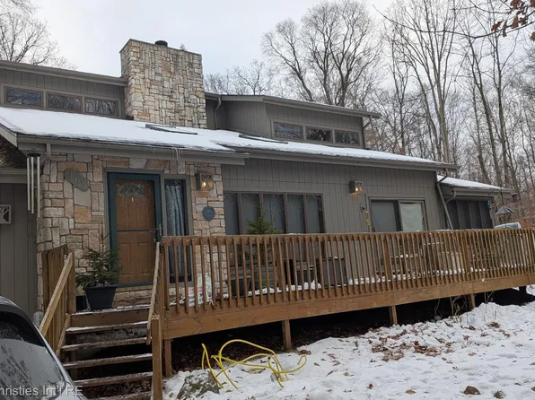 963 Peaceful Ct, Brighton, MI 48114